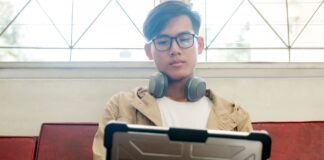 #NotInterested: A Quick Guide To Report Harmful Posts On Social Media Safely